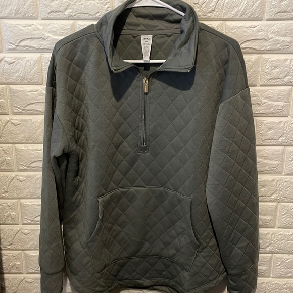 Half Zip Quilter Sweatshirt - Picture 1 of 3